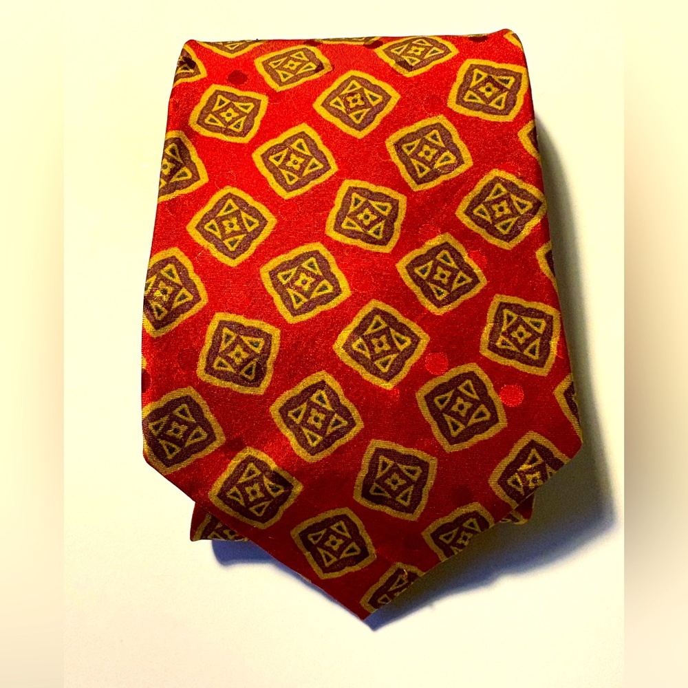 Bugatti Villa men Italian Silk Necktie Red Gold And Black 58”X4”(110)